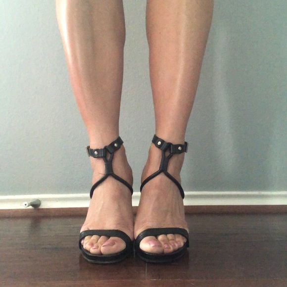 Authentic PRADA blk leather strapy heels - Picture 2 of 8